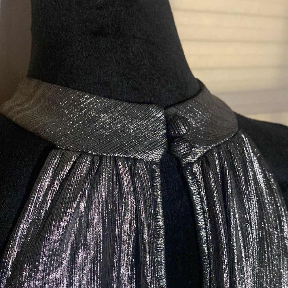 Beautiful silver‎ blouse - Picture 4 of 5